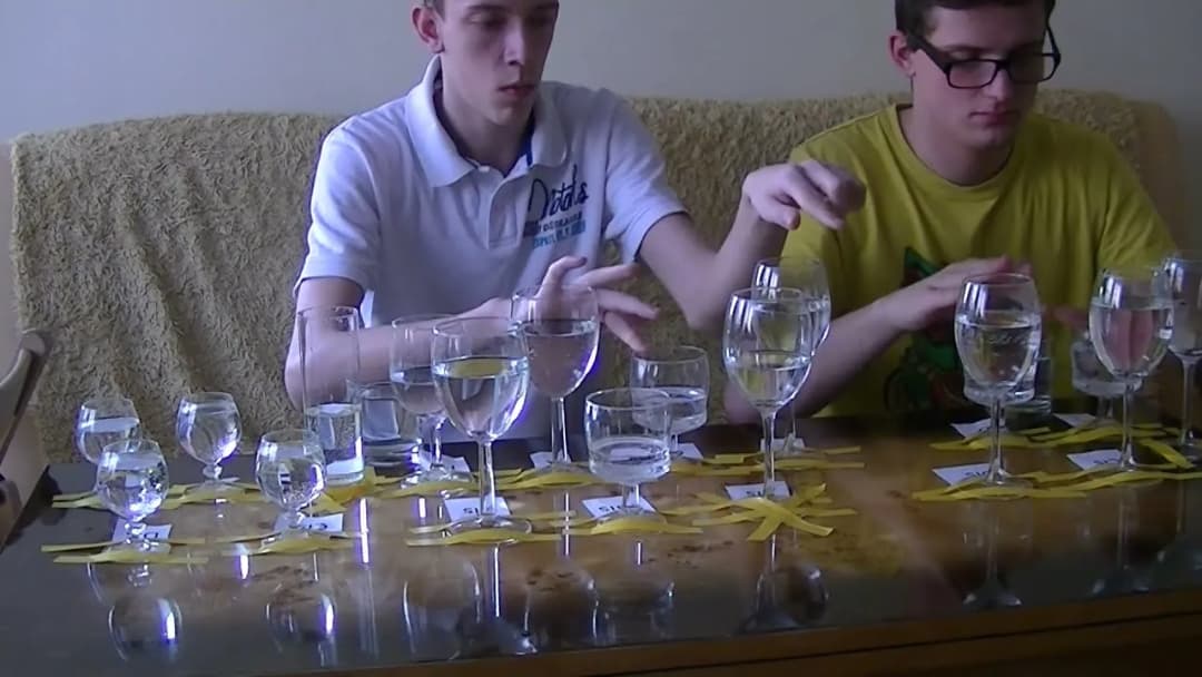 Eksperymenty z fizyki gimnazjum, które zaskoczą uczniów i ułatwią naukę