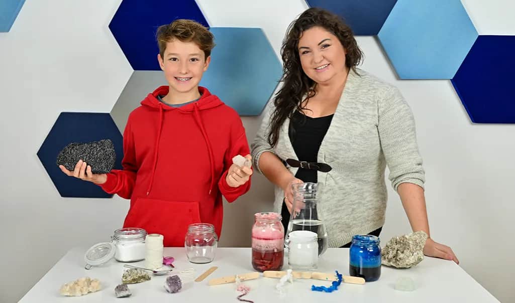 Opis eksperymentu z solą: Jak uzyskać piękne kryształy w domu