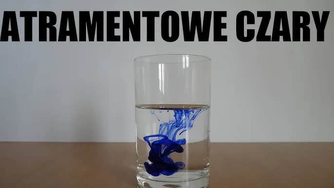 Eksperyment z atramentem i octem: zaskakujące efekty chemiczne