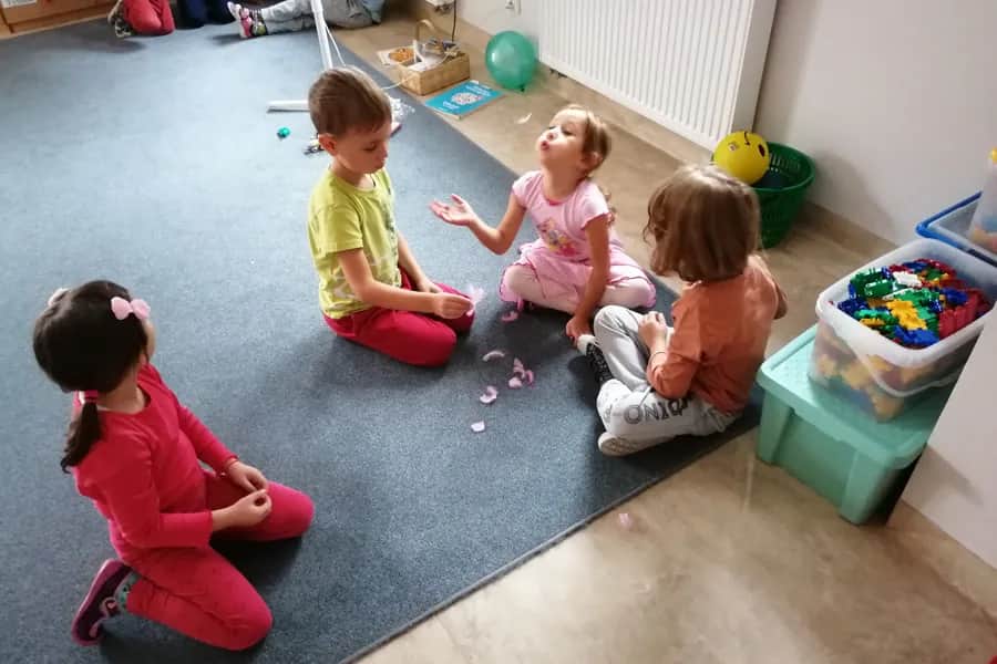 Eksperymenty z wiatrem dla dzieci – proste i fascynujące doświadczenia