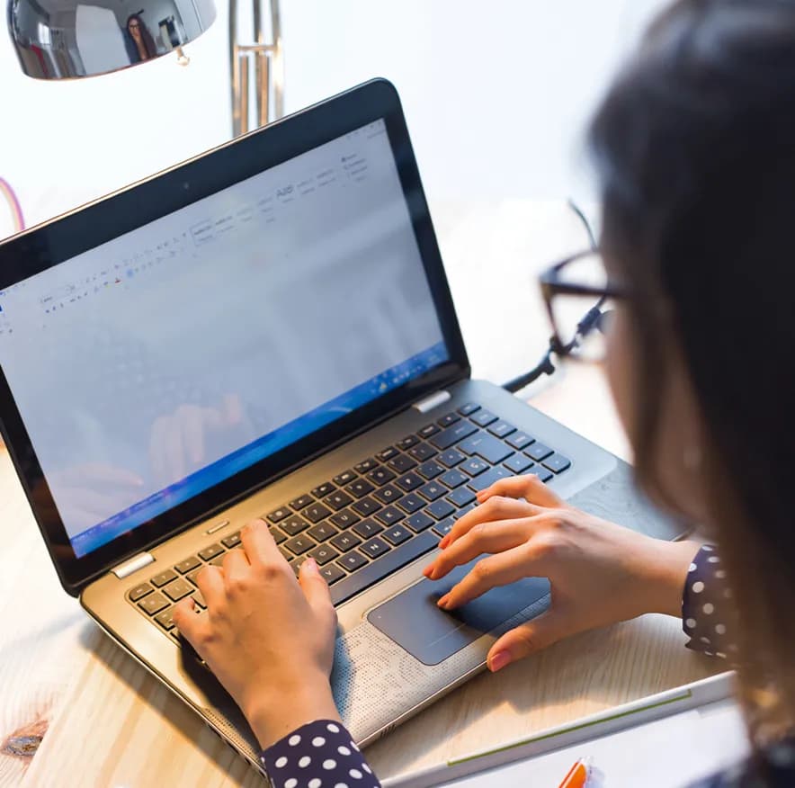 Na czym polega zdalne nauczanie? Kluczowe metody i narzędzia